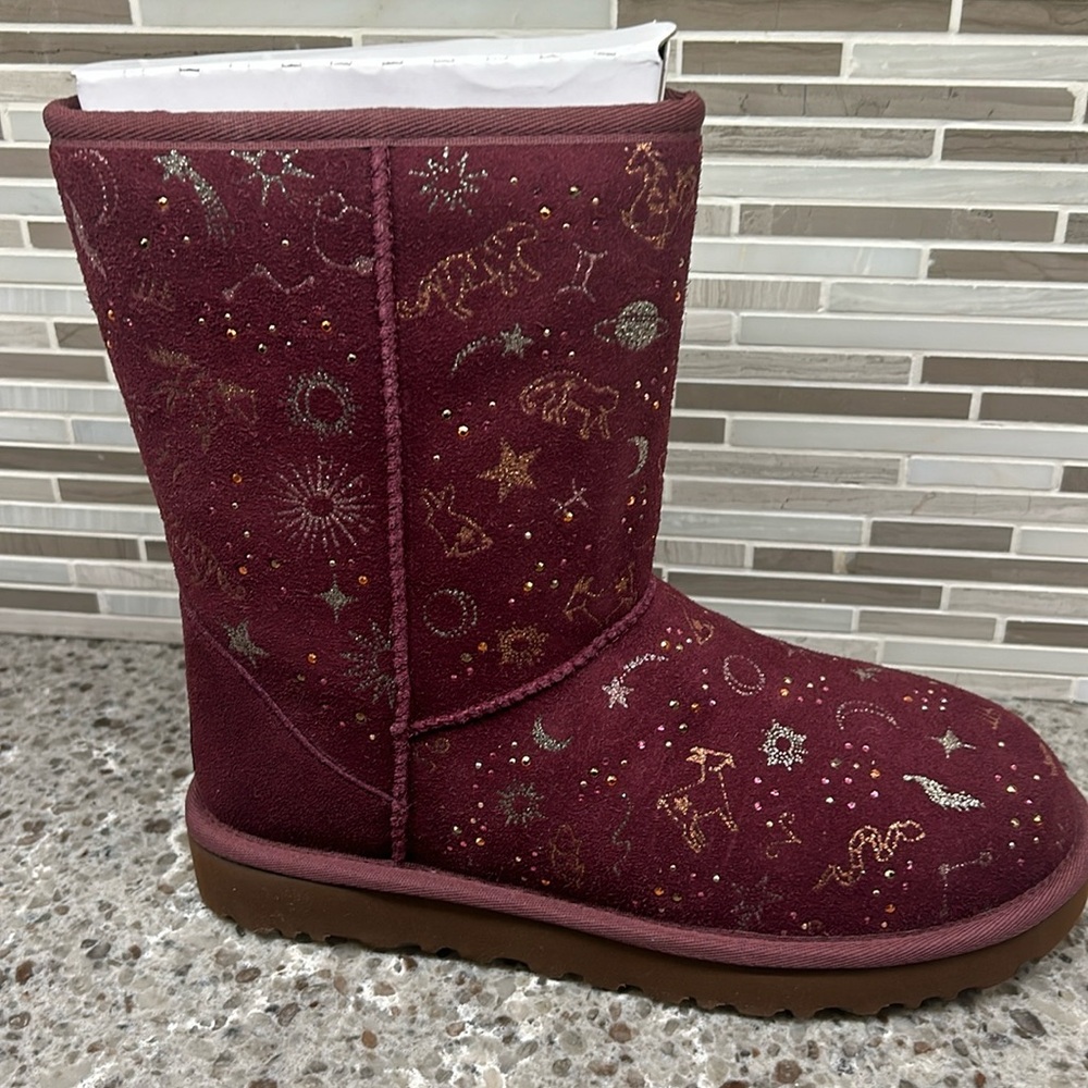 UGG Classic Zodiac Short Boots, Women’s Size 7, NIB, Wild Grape (burgundy)